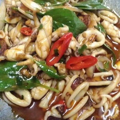 ปลาหมึกผัดพริกเผา