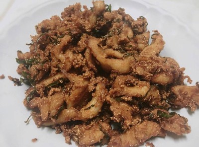 หมูคลุกฝุ่น หมูคลุกฝุ่น