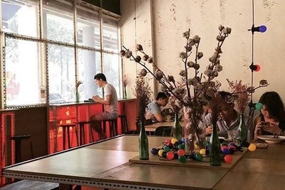 บรรยากาศ The Bravery Cafe