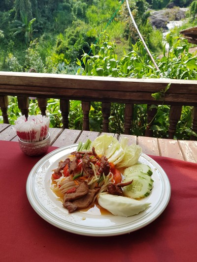 ส้มตำหมูย่าง