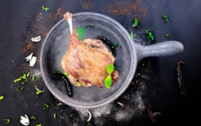 เมนูของร้าน Ross Kitchen at Akara Bangkok