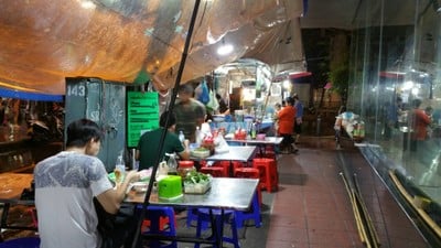 บรรยากาศ ปัญญาไก่มะระ สีลม