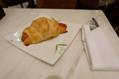 ครัวซองต์ไส้กรอกชีส