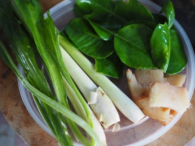 วิธีทำ ต้มยำหัวปลีไก่ย่าง