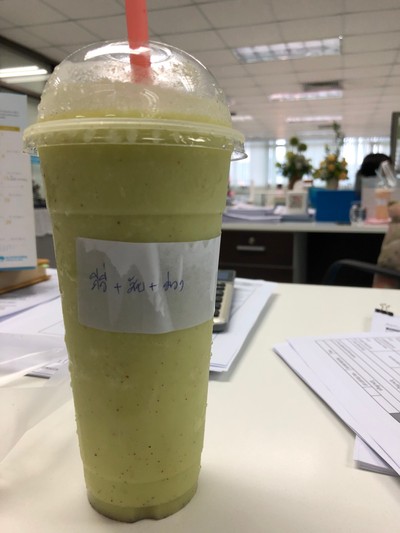 เจลาโต้ กีวี่ สัปปะรด และมะม่วงครับ