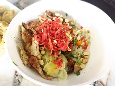 ก๋วยเตี๋ยวไก่ร้านนก By โก้-ธีรศักดิ์ (ก๋วยเตี๋ยวไก่ร้านนก) ก๋วยเตี๋ยวไก่ร้านนก By โก้-ธีรศักดิ์ (ก๋วยเตี๋ยวไก่ร้านนก)