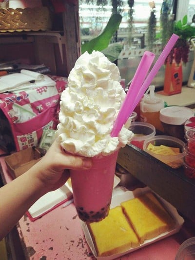 นิยมนมสด ตลาดนัดเมืองทอง