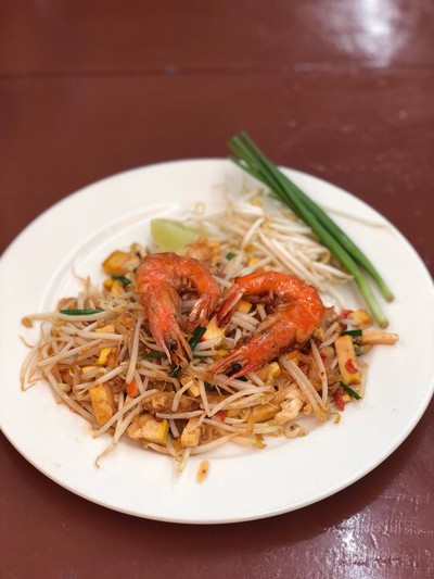 ผัดไทกุ้งสด