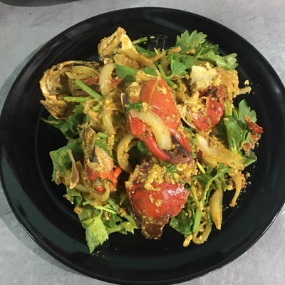 ปูดำขุดธรรมชาติ เนื้อสดๆหวานๆผัดผงกระหรี่