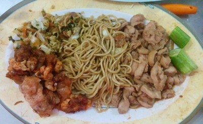ยากิโซะบะหมูสไลด์ ยากิโซะบะหมูสไลด์