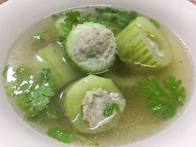 วิธีทำ ต้มจืดแตงกวายัดไส้หมูสับ วิธีทำ ต้มจืดแตงกวายัดไส้หมูสับ