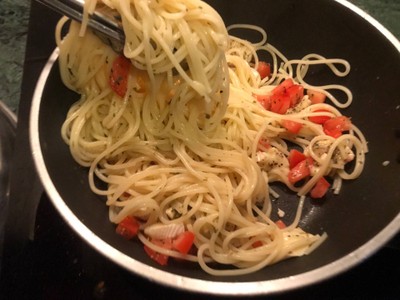 วิธีทำ Brie & Tomato Pasta 