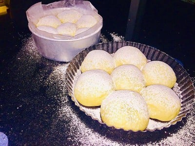 ขนมปังไส้ช็อคโกแล็ต (ขนมปังนวดมือ)