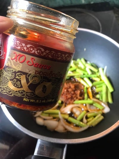 วิธีทำ กุ้งผัดหน่อไม้ฝรั่ง XO Sauce