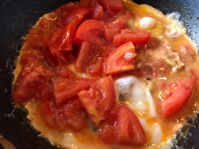วิธีทำ มะเขือเทศผัดไข่สไตล์จีน 番茄炒蛋