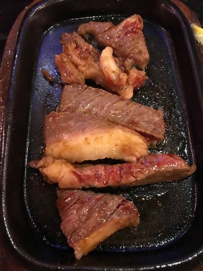 สั่งเนื้อสันนอกแต่หมดเลยต้องเอาเนื้อสันกลางมาแทน: คุณภาพกลางๆ ไม่นุ่มมากเท่าไหร่