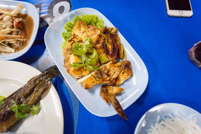 เดอะแซ่บ อาหารอีสาน