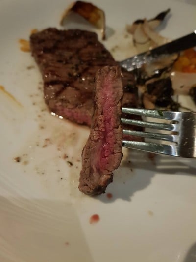 สเต็กเนื้อ ความสุกปานกลาง