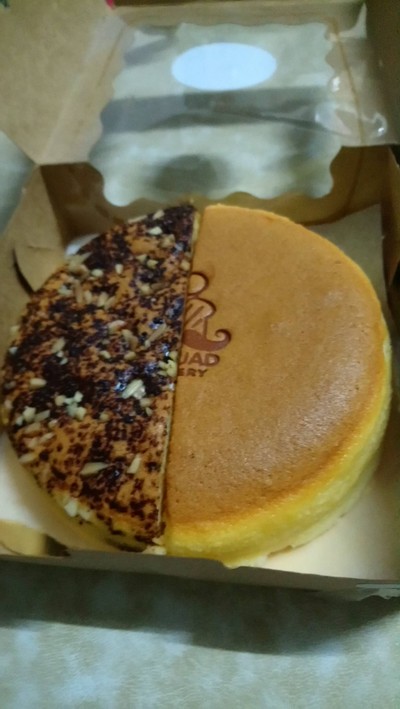 อันนี้เราสั่ง 2 ชิ้นแล้วเอามาหั่นนะคะ เขาไม่ได้ขายแบบครึ่งเดียว