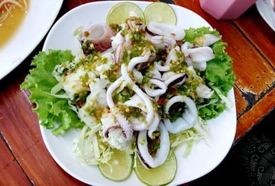หมึกไข่นึ่่งมะนาว