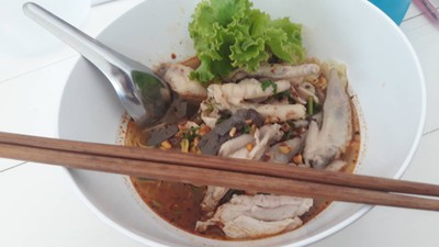 ก๋วยเตี๋ยวไก่ต้มยำพิเศษ