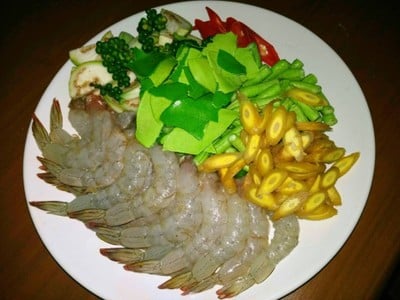 วิธีทำ ผัดเครื่องแกงกุ้งสด (สูตรปักษ์ใต้)