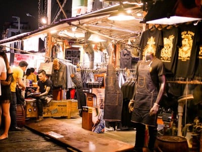 บรรยากาศ ตลาดนัดรถไฟรัชดา