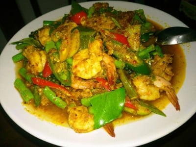 วิธีทำ ผัดเครื่องแกงกุ้งสด (สูตรปักษ์ใต้)