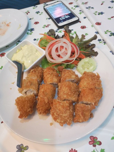 อาหาร หรือ เครื่องดื่ม