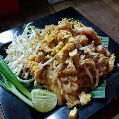 ผัดไทยกุ้งสด