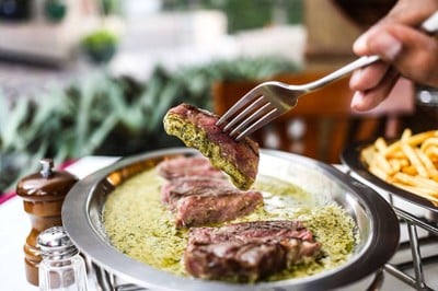 Le Boeuf The Steak & Fries Bistro หลังสวน