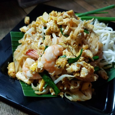 ผัดไทยกุ้งสด