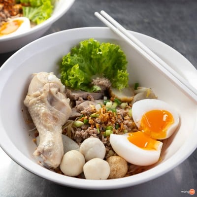 เมนูของร้าน ก๋วยเตี๋ยวเอี่ยมน้อย