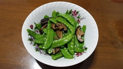 วิธีทำ ผัดถั่วลันเตาเห็ดหอมเจ