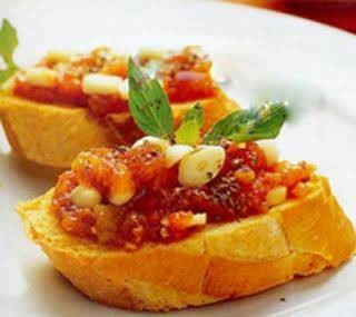 บรูเชสต้า คานาเป้ ขนมปังหน้ามะเขือเทศ