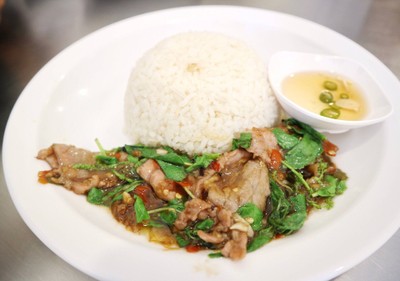 ข้าวกระเพราหมูหมัก