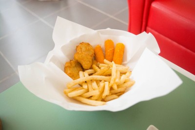 อาหาร หรือ เครื่องดื่ม