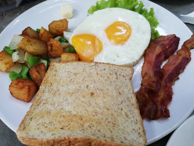 อาหาร หรือ เครื่องดื่ม