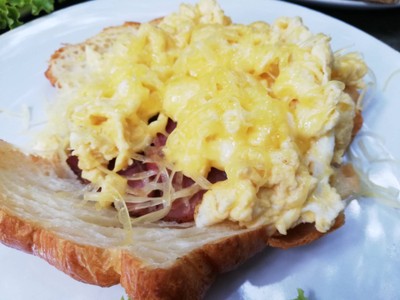 อาหาร หรือ เครื่องดื่ม