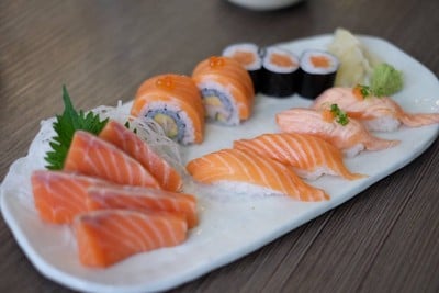 เมนูของร้าน THE BROWN DOOR (MAGURO ZANMAI)