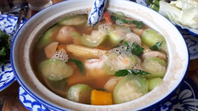 แกงเลียงกุ้งสด/Spicy vegetables and shrimps soup