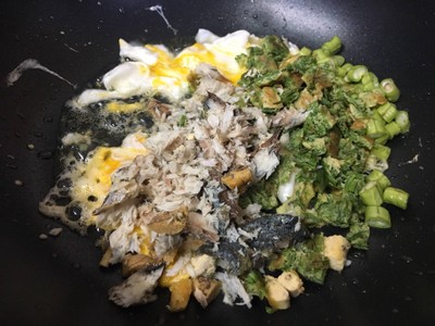 วิธีทำ ข้าวผัดน้ำพริกกะปิปลาทูป่น วิธีทำ ข้าวผัดน้ำพริกกะปิปลาทูป่น
