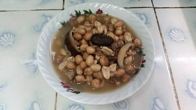 ถั่วลิสงต้มเห็ดหอมเจ