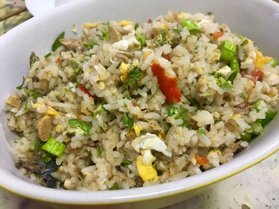 ข้าวผัดน้ำพริกกะปิปลาทูป่น ข้าวผัดน้ำพริกกะปิปลาทูป่น