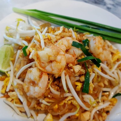 ผัดไทยกุ้งสด