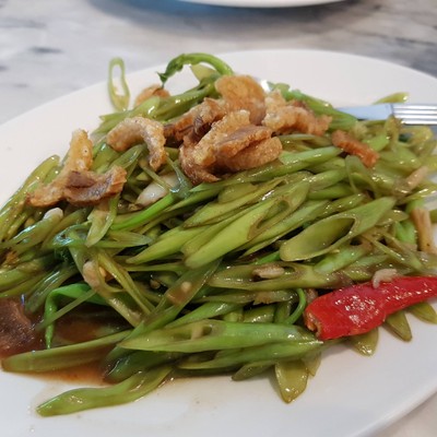 ผัดผักบุ้งชาวเล (ผัดกะปิ)