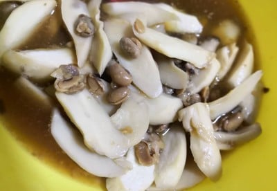 เห็ดออรินจิผัดเต้าเจี้ยว