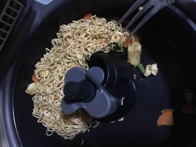 วิธีทำ มาม่าผัดต้มยำ เจ