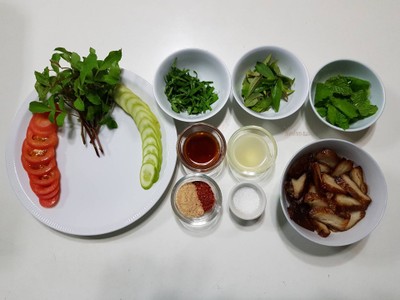 วิธีทำ ยำเป็ดแซ่บ ( เจ )