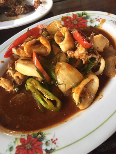 ปลาหมึกผัดพริกเผา